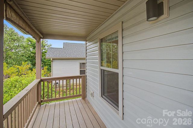 31 Yarrow Meadow Road, Weaverville, NC 28787