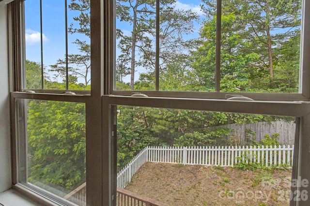 31 Yarrow Meadow Road, Weaverville, NC 28787