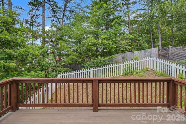 31 Yarrow Meadow Road, Weaverville, NC 28787