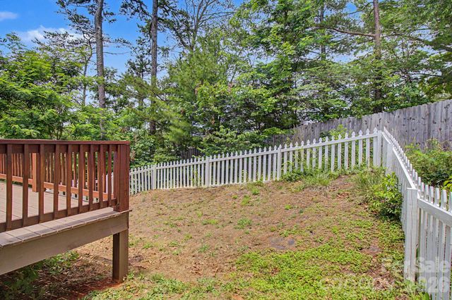 31 Yarrow Meadow Road, Weaverville, NC 28787