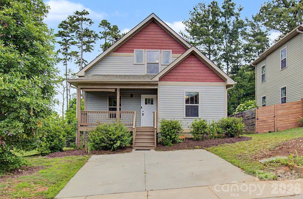 31 Yarrow Meadow Road, Weaverville, NC 28787