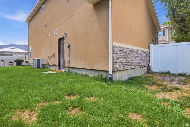 5053 W LONDON BAY DR, Riverton, UT 84096