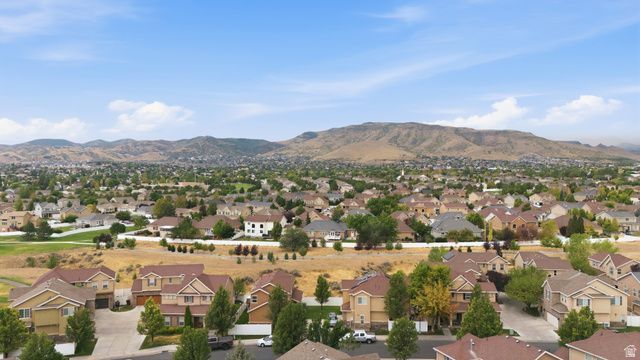 5053 W LONDON BAY DR, Riverton, UT 84096