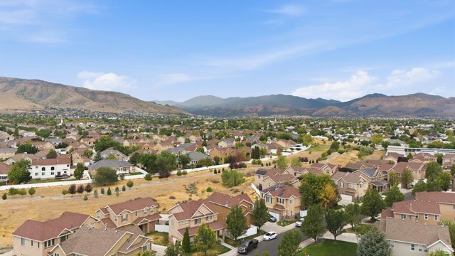 5053 W LONDON BAY DR, Riverton, UT 84096