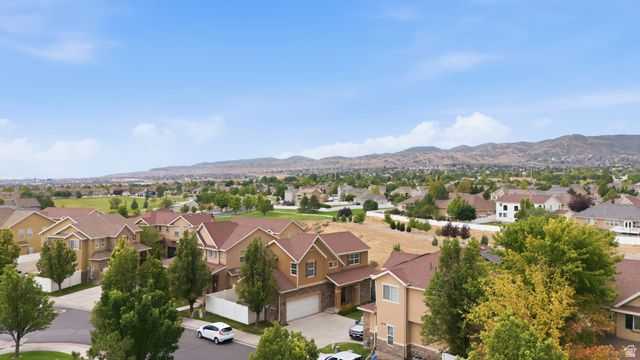 5053 W LONDON BAY DR, Riverton, UT 84096