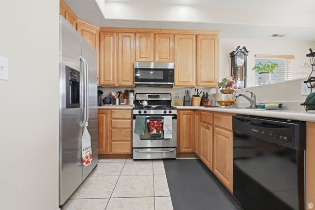 5053 W LONDON BAY DR, Riverton, UT 84096
