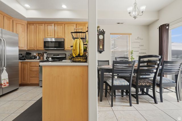 5053 W LONDON BAY DR, Riverton, UT 84096