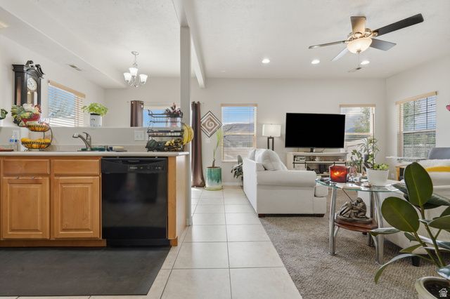 5053 W LONDON BAY DR, Riverton, UT 84096