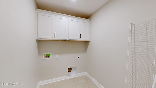 8208 Roseborough Rd, Louisville, KY 40228