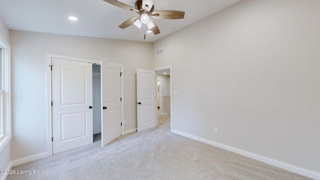 8208 Roseborough Rd, Louisville, KY 40228