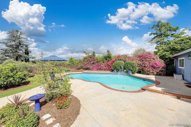13238 Beechtree St, Lakeside, CA 92040
