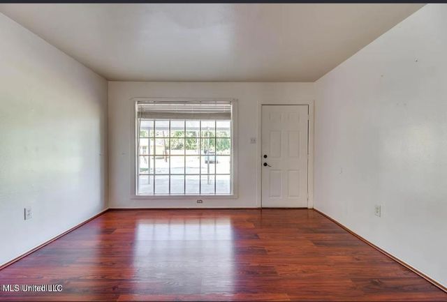 1889 Greater Avenue, Biloxi, MS 39531