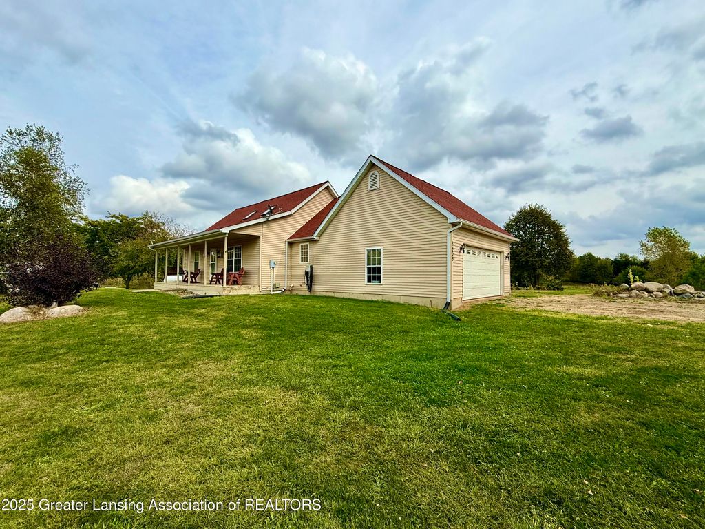 8839 Timber Lane, Charlotte, MI 48813