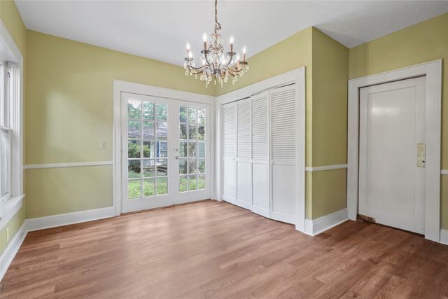 2625 S University Drive, Fort Worth, TX 76109