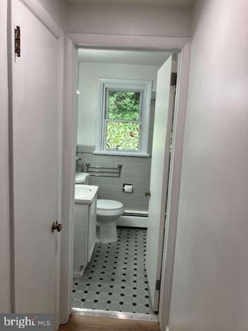 439 E CHESTNUT ST, Souderton, PA 18964