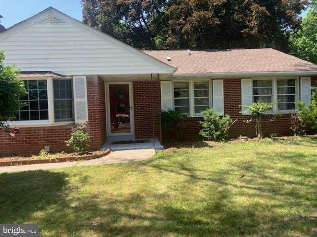 439 E CHESTNUT ST, Souderton, PA 18964