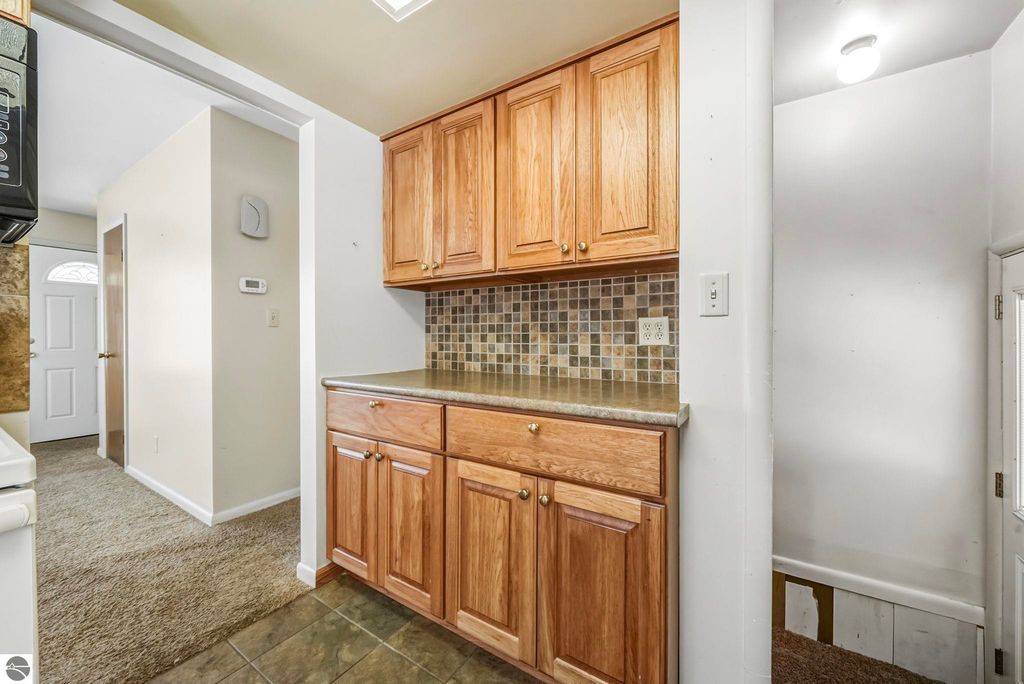 Image 14 of property listing at 718 Sunset Lane, Cadillac, MI 49601