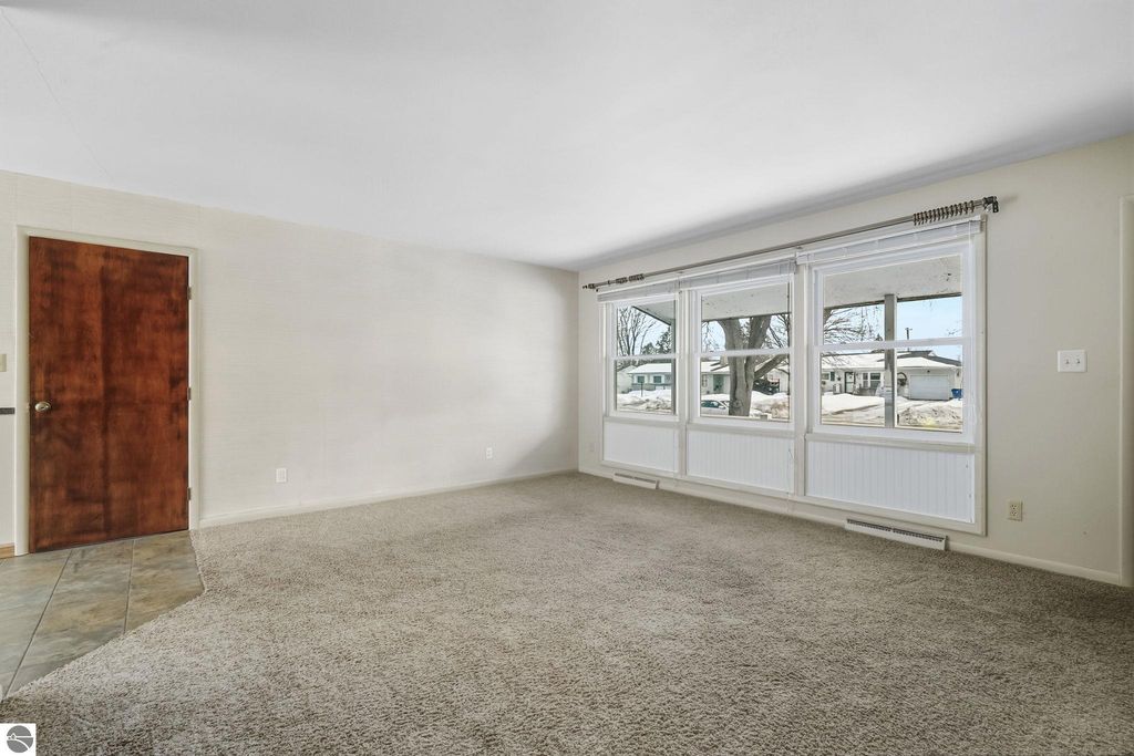 Image 20 of property listing at 718 Sunset Lane, Cadillac, MI 49601