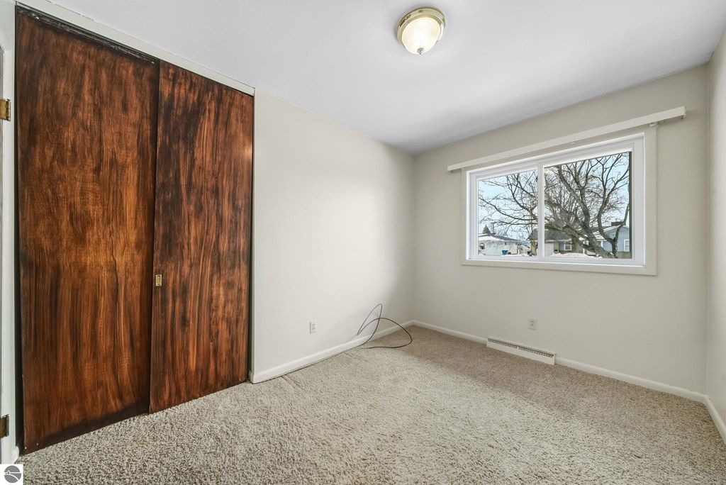 Image 22 of property listing at 718 Sunset Lane, Cadillac, MI 49601