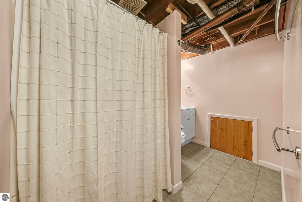 Image 31 of property listing at 718 Sunset Lane, Cadillac, MI 49601