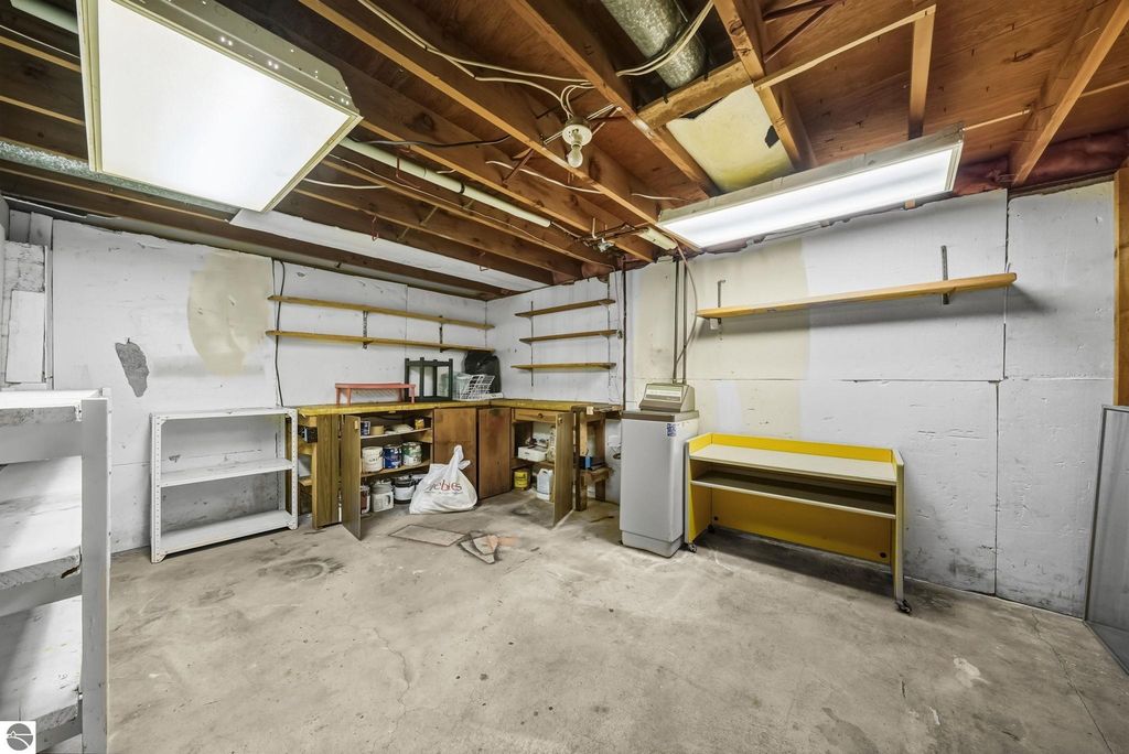 Image 34 of property listing at 718 Sunset Lane, Cadillac, MI 49601