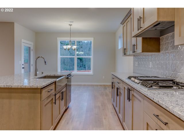 1530 S 32nd Ave, Cornelius, OR 97113