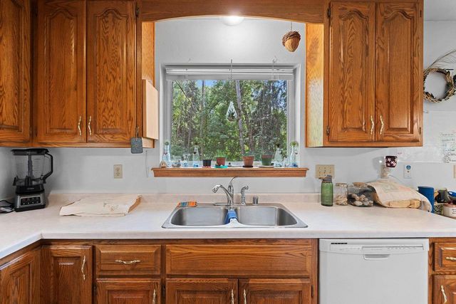 1637 GABERTFIELD COURT, Suamico, WI 54173