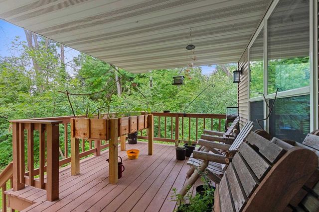 1637 GABERTFIELD COURT, Suamico, WI 54173