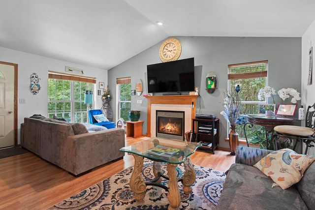 1637 GABERTFIELD COURT, Suamico, WI 54173