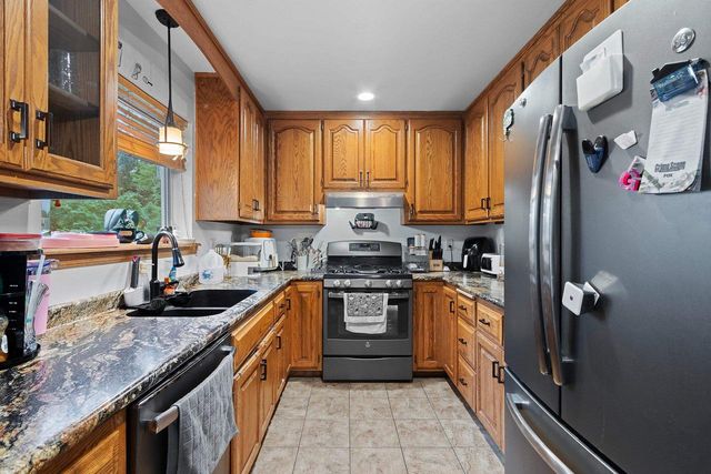 1637 GABERTFIELD COURT, Suamico, WI 54173