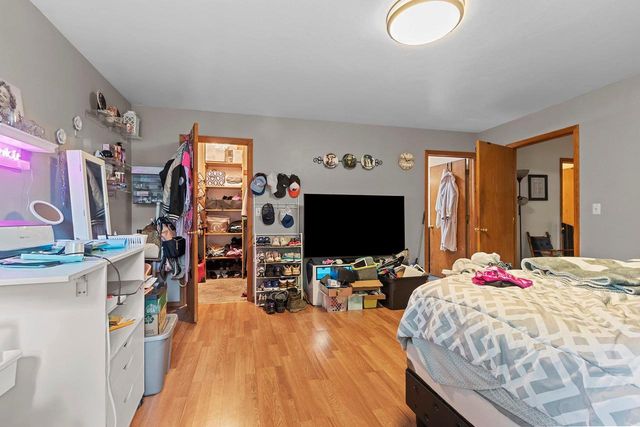 1637 GABERTFIELD COURT, Suamico, WI 54173