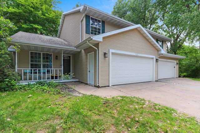 1637 GABERTFIELD COURT, Suamico, WI 54173