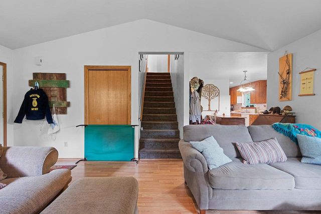 1637 GABERTFIELD COURT, Suamico, WI 54173