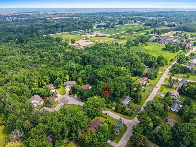 1637 GABERTFIELD COURT, Suamico, WI 54173