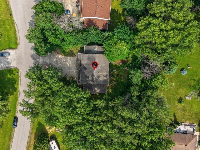 1637 GABERTFIELD COURT, Suamico, WI 54173