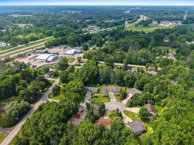 1637 GABERTFIELD COURT, Suamico, WI 54173