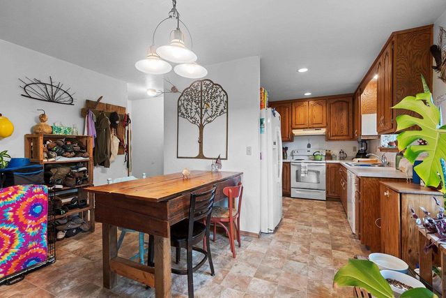 1637 GABERTFIELD COURT, Suamico, WI 54173
