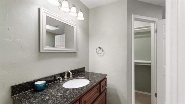 1304 San Fidel Lane, Edmond, OK 73003