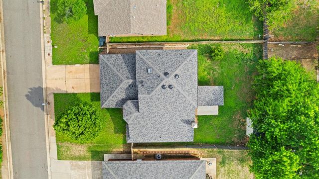 1304 San Fidel Lane, Edmond, OK 73003