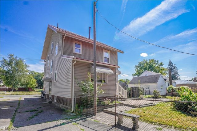 1521 Gibbs Avenue NE, Canton, OH 44705