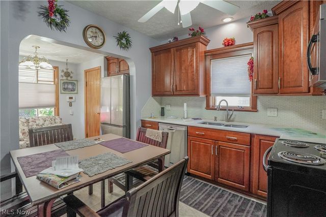 1521 Gibbs Avenue NE, Canton, OH 44705