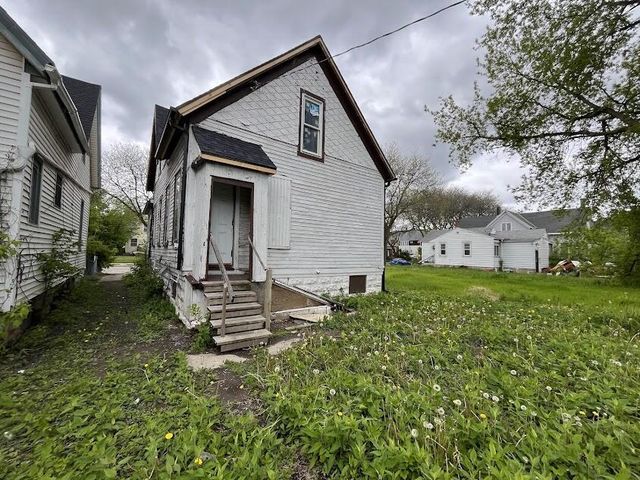 2908 N 6th STREET, Milwaukee, WI 53212