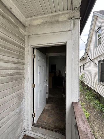 2908 N 6th STREET, Milwaukee, WI 53212