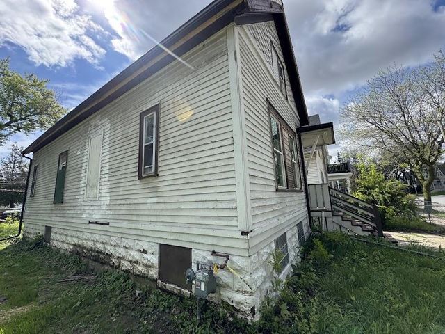 2908 N 6th STREET, Milwaukee, WI 53212