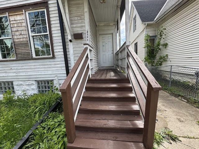 2908 N 6th STREET, Milwaukee, WI 53212