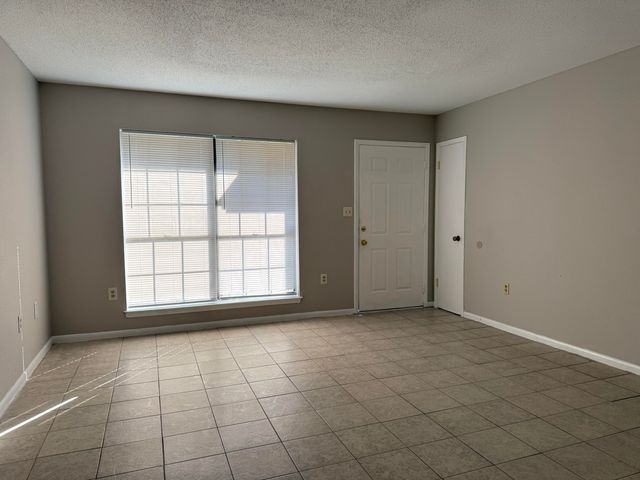 298 Cross Drive, Crestview, FL 32536