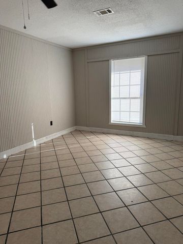 298 Cross Drive, Crestview, FL 32536