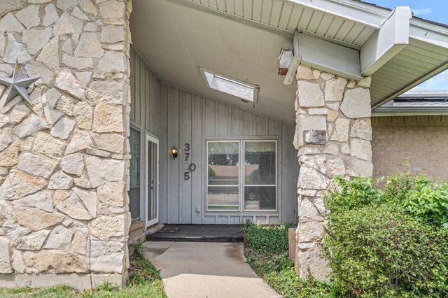 3705 Flamingo Lane, Irving, TX 75062