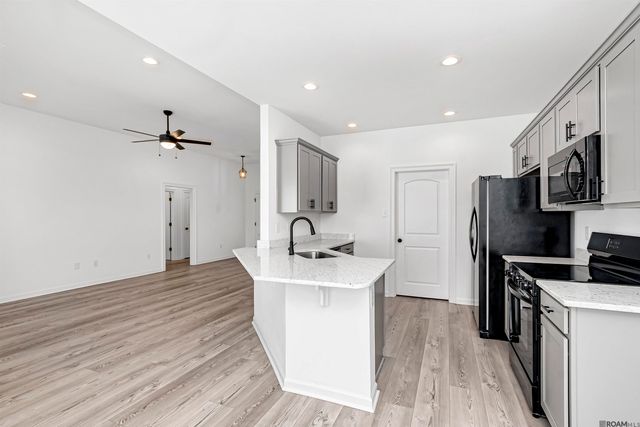 28307 Moreau Dr, Denham Springs, LA 70726