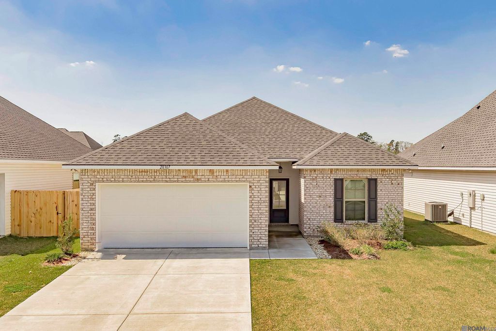 28307 Moreau Dr, Denham Springs, LA 70726